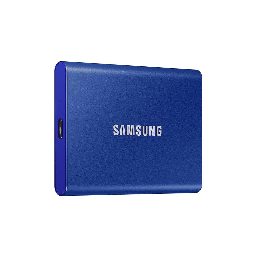 Samsung T7 כונן SSD חיצוני נייד כחול לאחסון מהיר עבור יוצרי תוכן.