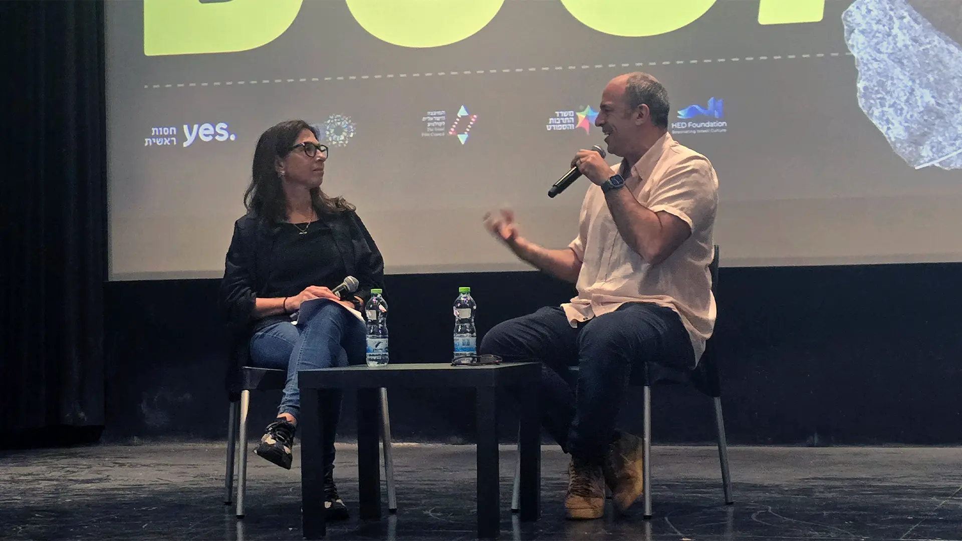 סיימון צ'ין והילה מדליה בכיתת אמן בפסטיבל דוקאביב 2026